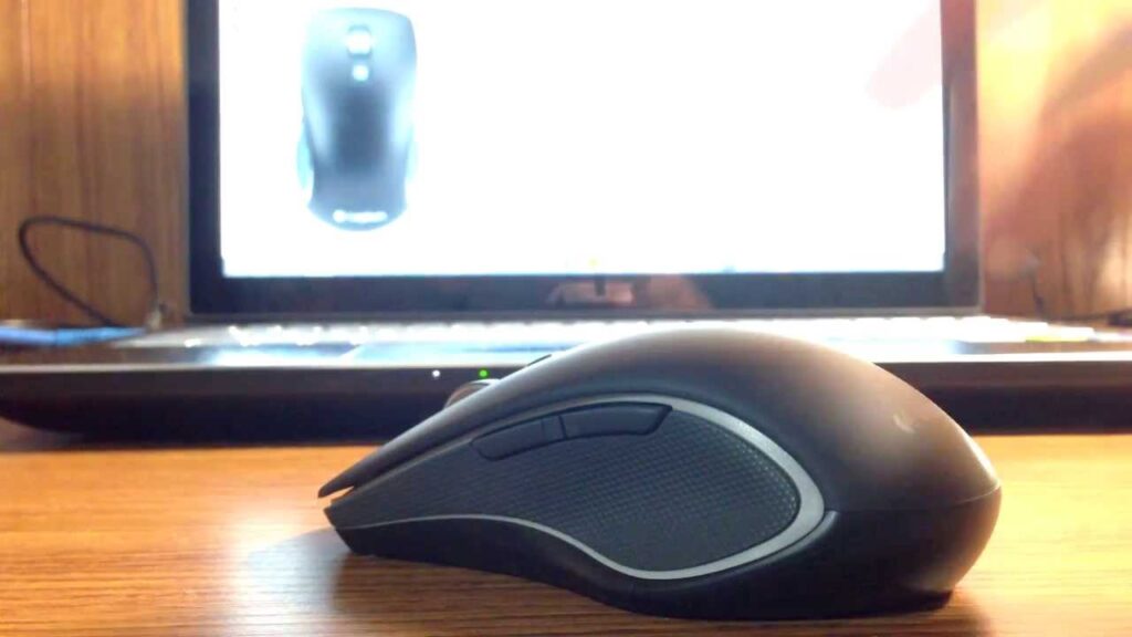 Logitech Wireless Mouse M560 Design